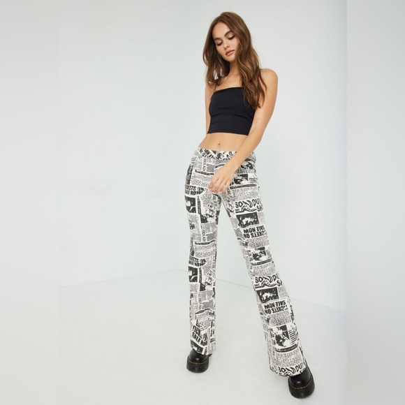 Garage Newspaper Denim Flare Jeans - Picture 4 of 5